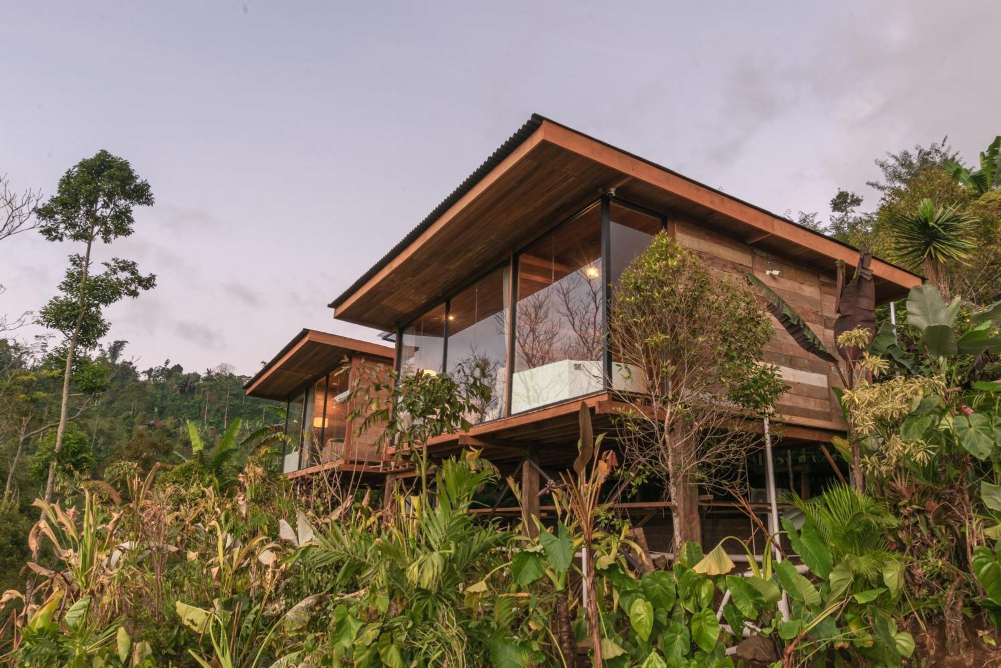 Kayukopi Villa Munduk